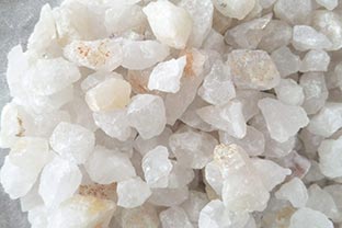 石英砂除鐵應(yīng)該如何選擇磁選設(shè)備？